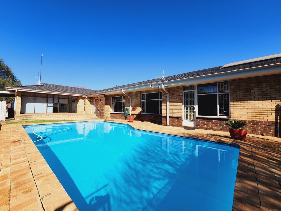 4 Bedroom Property for Sale in Heilige Akker North West